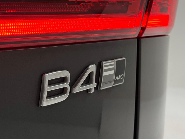 Volvo XC60 B4 AWD INSCRIPTION AUT