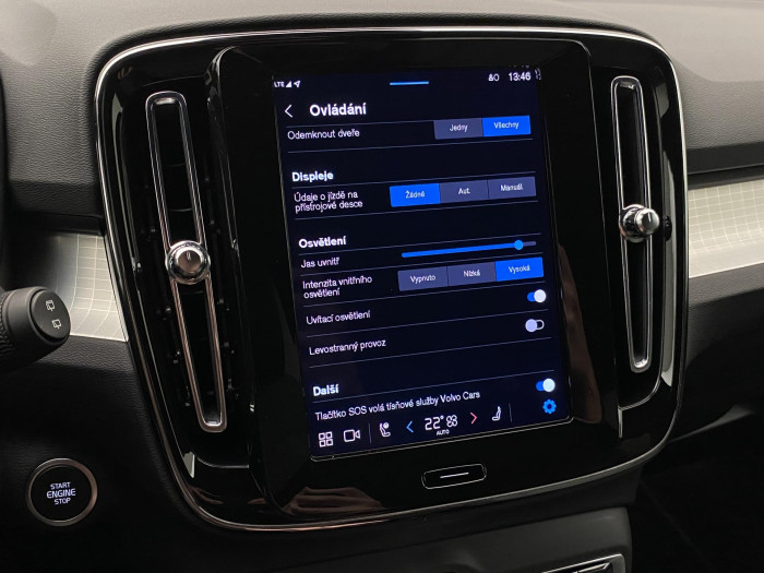 Volvo XC40 B3 DARK PLUS AUT CZ