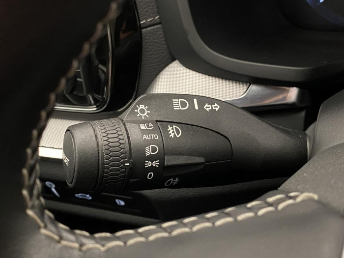 Volvo V60 T6 AWD RECHARGE REZERVACE