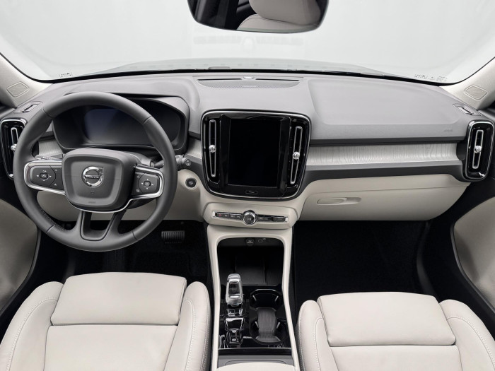 Volvo XC40 B3 AUT DARK PLUS