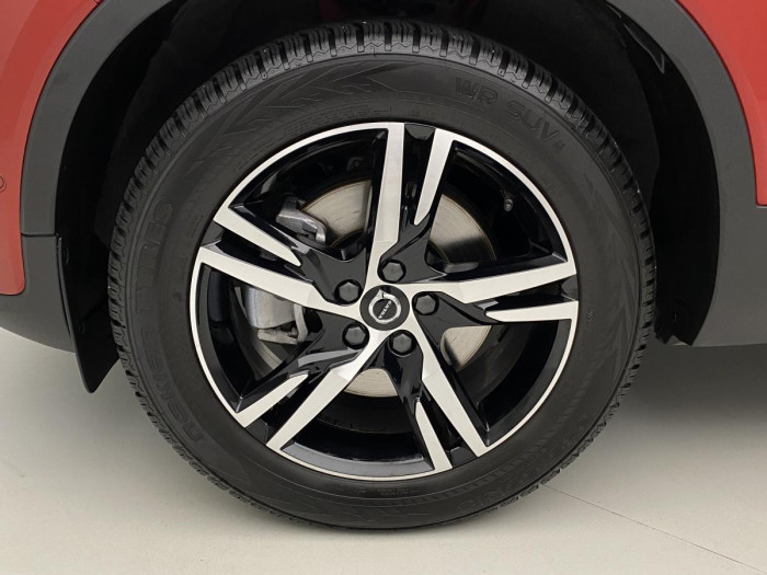 Volvo XC40 B4 AWD R-DESIGN AUT CZ 1.maj.
