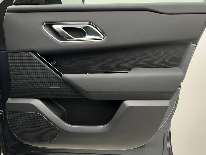 Land Rover Range Rover Velar P250 DYNAMIC SE AWD AUT CZ 2.0 Dynamic SE