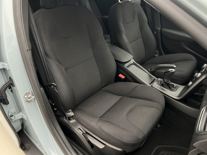 Volvo V40 CC D3 NEZ.TOPENÍ 2.0 d CC CC