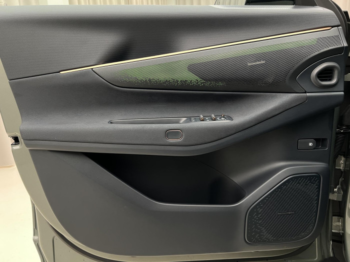 Lynk & Co 08 MORE PHEV