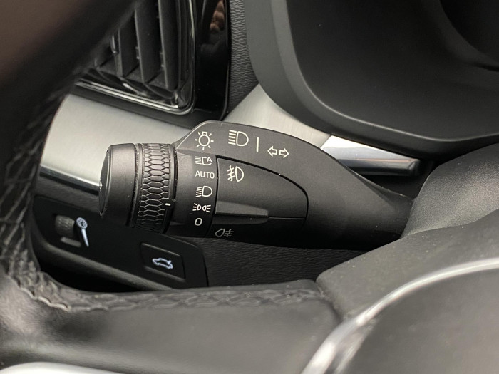 Volvo XC60 B5 AWD MOMENTUM AUT 2.0 Momentum