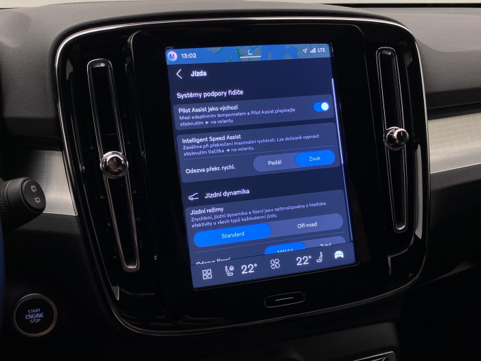 Volvo XC40 B3 DARK PLUS AUT CZ