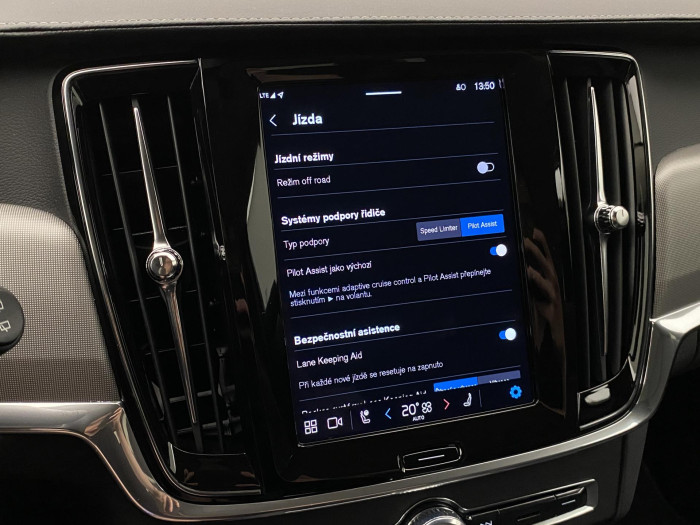 Volvo V90 CC B4 AWD PLUS AUT CZ 1.maj.