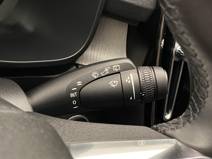 Volvo XC40 B4 AWD DARK ULTRA AUT CZ