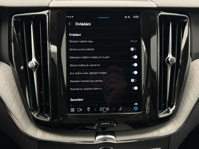 Volvo XC60 B5 AWD PLUS DARK AUT REZERVACE