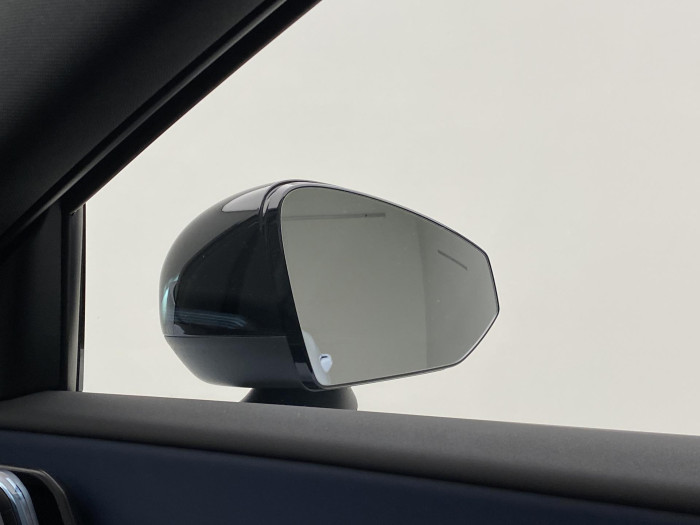 Volvo EX30 PURE ELECTRIC TWIN AWD ULTRA