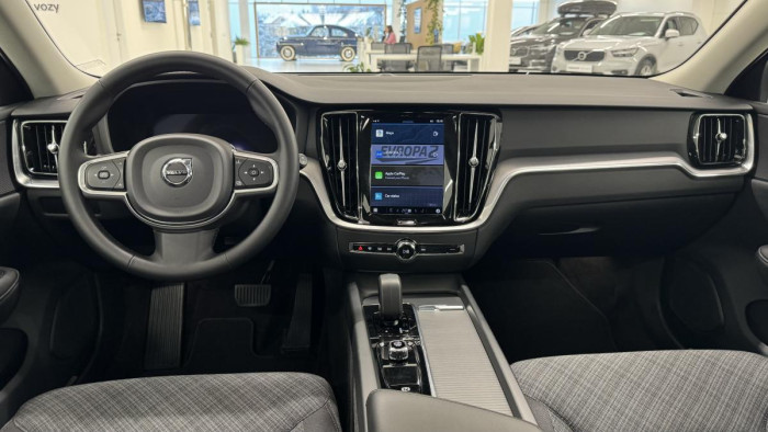 Volvo V60 B4 MOMENTUM AUT REZERVACE 2.0 Momentum