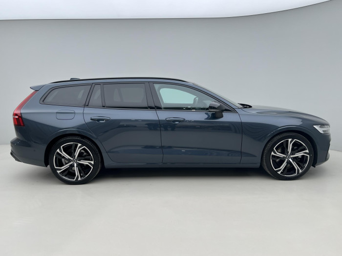 Volvo V60 B4 ULTRA DARK AUT 1.maj.