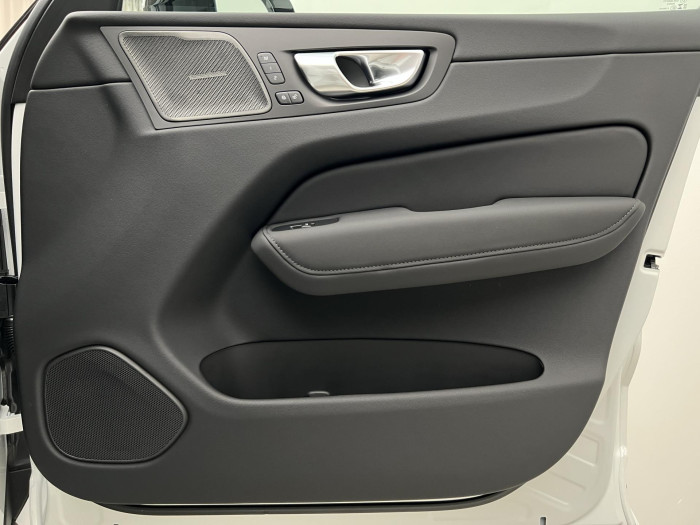 Volvo XC60 B5 AWD AUT DARK PLUS