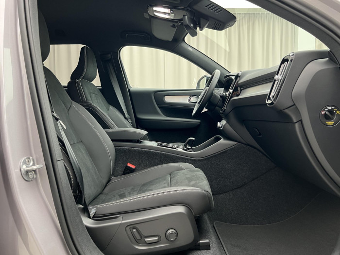 Volvo XC40 B3 DARK PLUS AUT