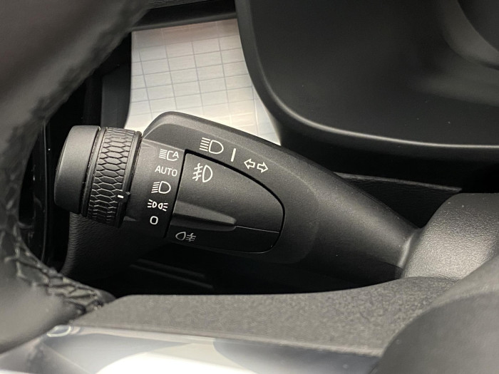 Volvo XC40 B3 DARK PLUS AUT CZ