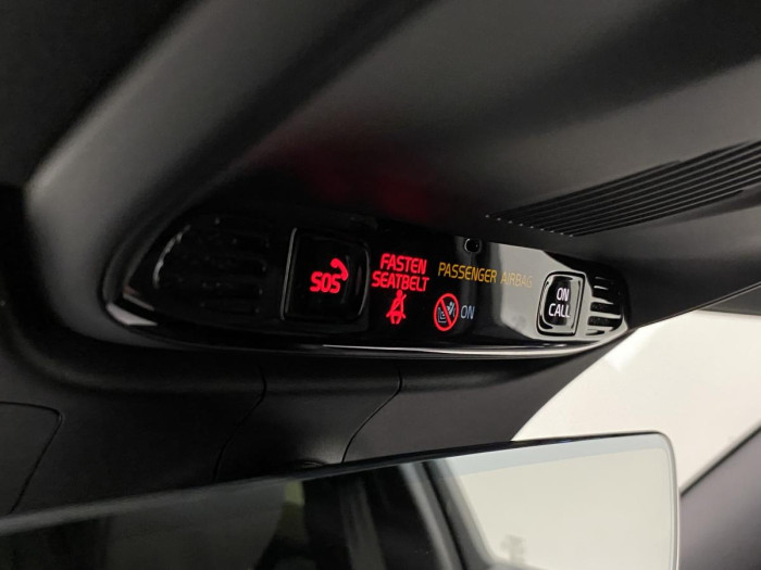Volvo V60 B6 AWD R-DESIGN AUT REZERVACE
