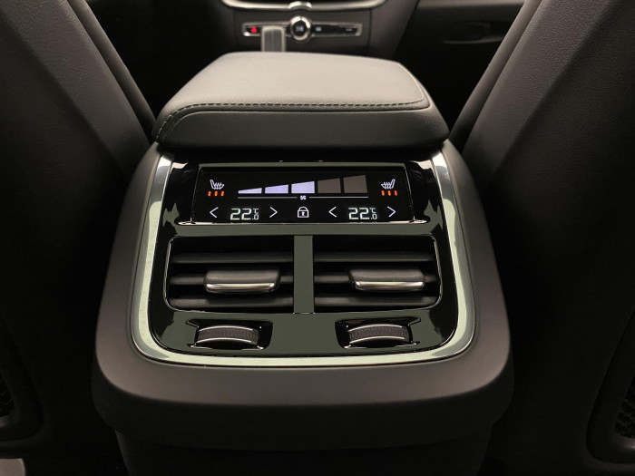 Volvo XC60 B5 AWD R-DESIGN AUT