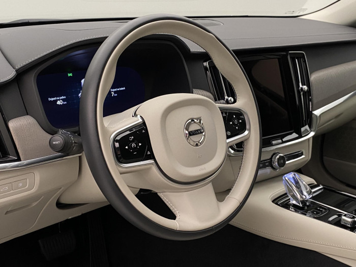 Volvo V90 T6 AWD Plug-in DARK PLUS AUT