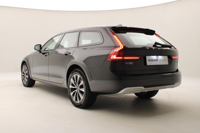 Volvo V90 CC B4 AWD PLUS AUT CZ 1.maj