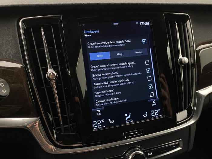 Volvo V90 T4 MOMENTUM AUT REZERVACE 2.0 Momentum