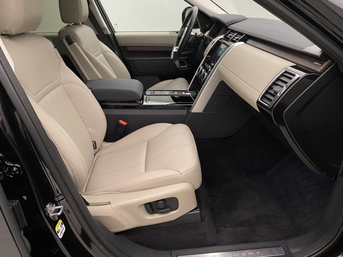 Land Rover Discovery 3,0 Sd6 AWD HSE REZERVACE