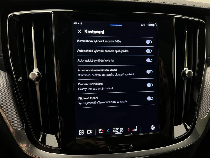 Volvo V60 B4 ULTIMATE DARK AUT 1.maj.