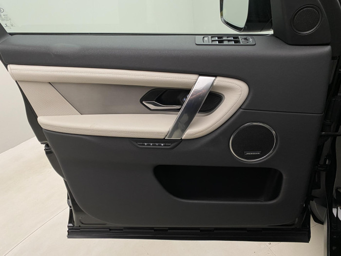 Land Rover Discovery Sport D200 AWD R-DYNAMIC REZERVACE 2.0 d Dynamic