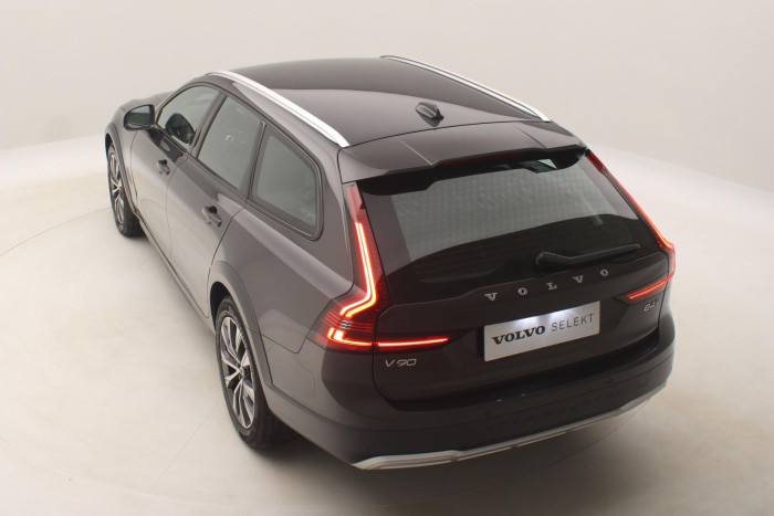 Volvo V90 CC B4 AWD PLUS AUT CZ 1.maj