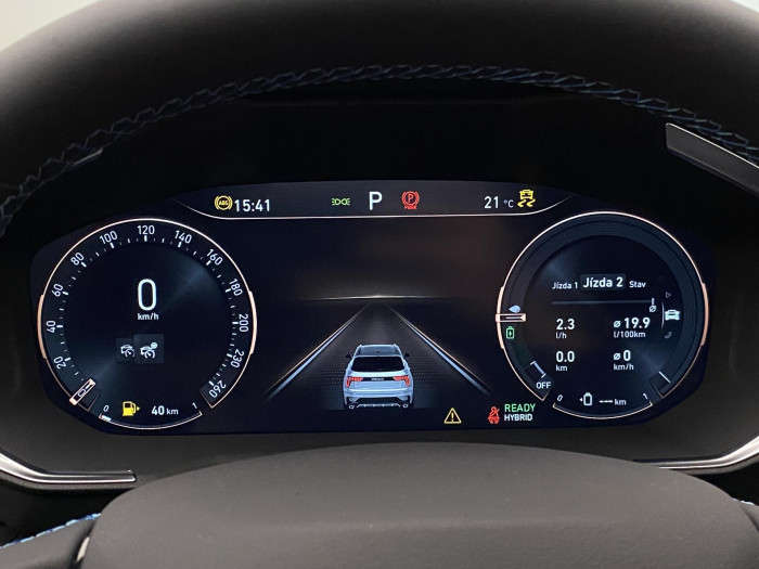 Lynk & Co 01 PHEV DCT AUT 1.maj REZERVACE