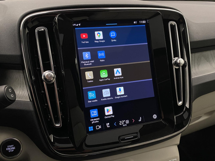 Volvo XC40 B4 DARK ULTRA AUT CZ