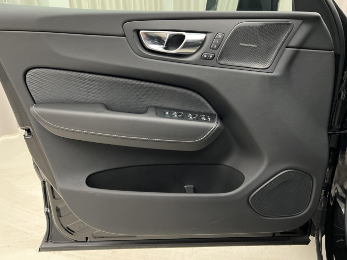 Volvo XC60 T6 AWD RECHARGE BLACK EDITION 2.0 Edition