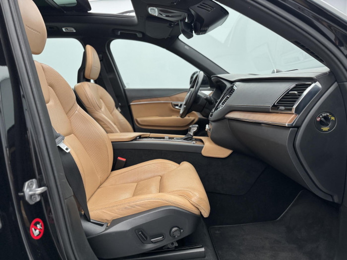 Volvo XC90 D5 AWD INSCRIPTION REZERVACE 2.0 d