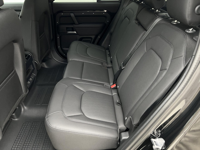 Land Rover Defender 110 D250 S AWD Aut 3.0 d