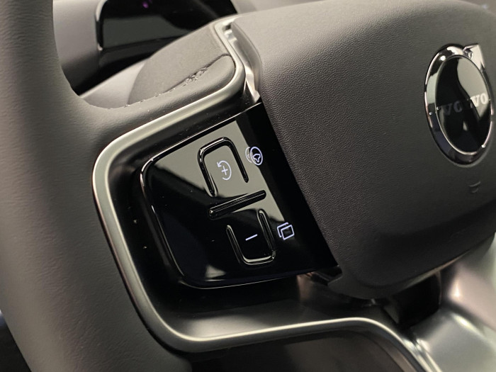 Volvo EX30 PURE ELECTRIC TWIN AWD ULTRA