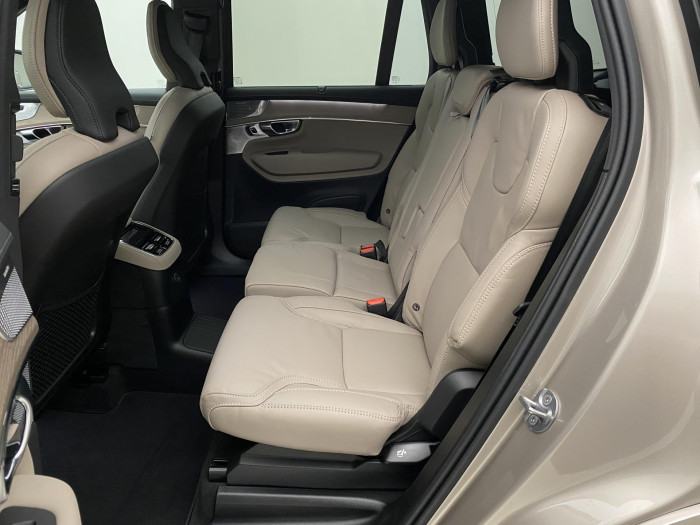 Volvo XC90 T8 AWD RECHARGE DARK PLUS 7m