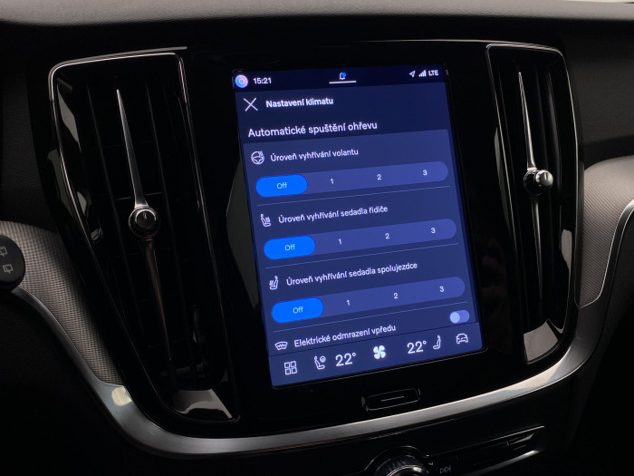 Volvo V60 T6 AWD PLUG-IN DARK PLUS CZ