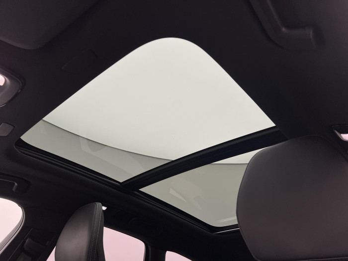 Volvo XC60 B5 AWD ULTRA BLACK REZERVACE