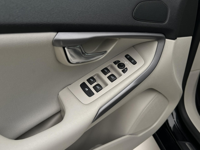 Volvo V40 D3 MOMENTUM CZ 2.0 d Momentum