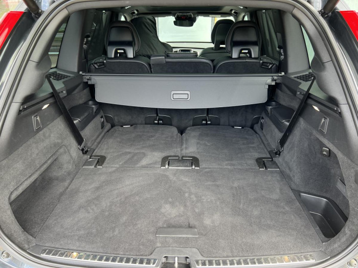 Volvo XC90 B5 R-DESIGN AWD 7MÍSTNÁ Aut