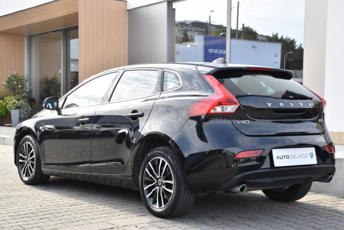 Volvo V40 D2 BLACK EDITION REZERVACE 2.0 d Edition