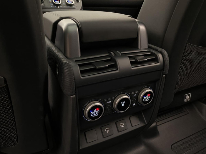 Land Rover Defender 110 V8 P525 AWD AUT REZERVACE 5.0 V8