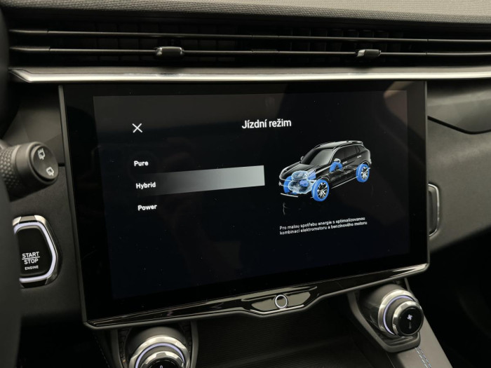 Lynk & Co 01 PHEV DCT AUT 1.maj. REZERVACE