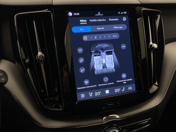 Volvo XC60 B5 AWD DARK PLUS AUT CZ