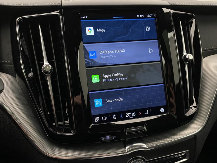 Volvo XC60 B5 AWD ULTIMATE REZERVACE
