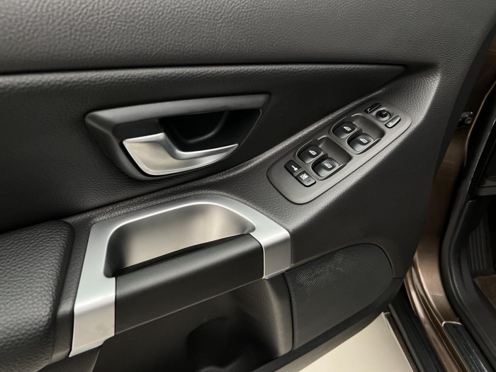 Volvo XC90 D5 AWD SUMMUM 7MÍSTNÁ AUT 2.4 d Summum