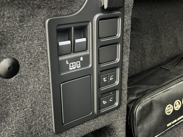 Land Rover Discovery D250 DYNAMIC SE AWD Aut 3.0 d Dynamic SE