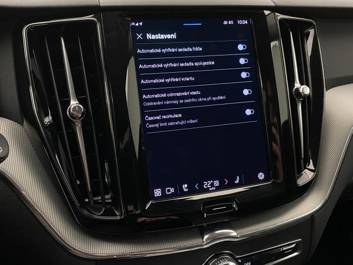 Volvo XC60 B5 AWD DARK PLUS AUT CZ