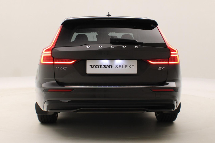 Volvo V60 B4 PLUS DARK AUT 1.maj