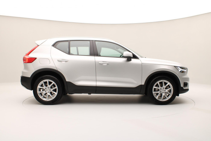Volvo XC40 T5 AWD MOMENTUM AUT CZ 1.maj 2.0 Momentum
