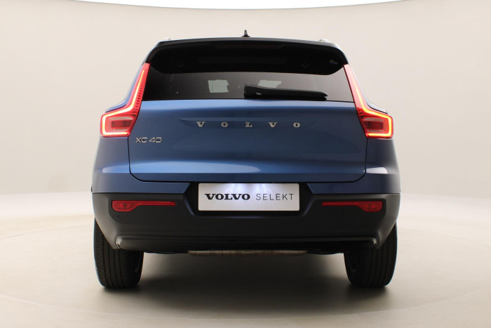 Volvo XC40 B4 AWD R-DESIGN AUT 1.maj